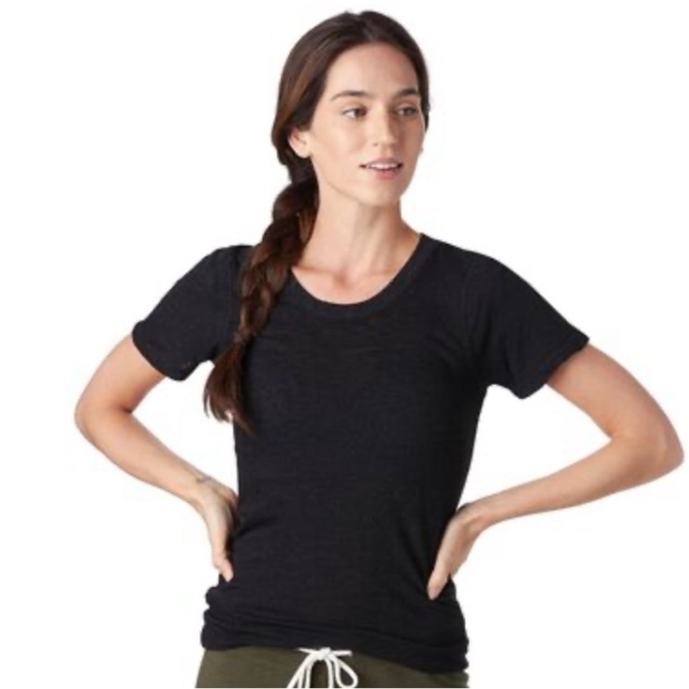 Monrow black tee size M NWOT